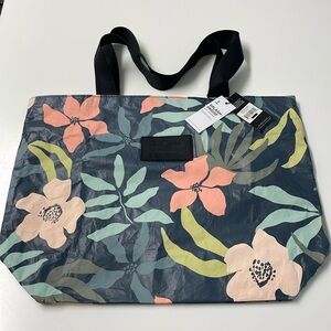 Aloha Collection Flora Day Tripper NWT Tote